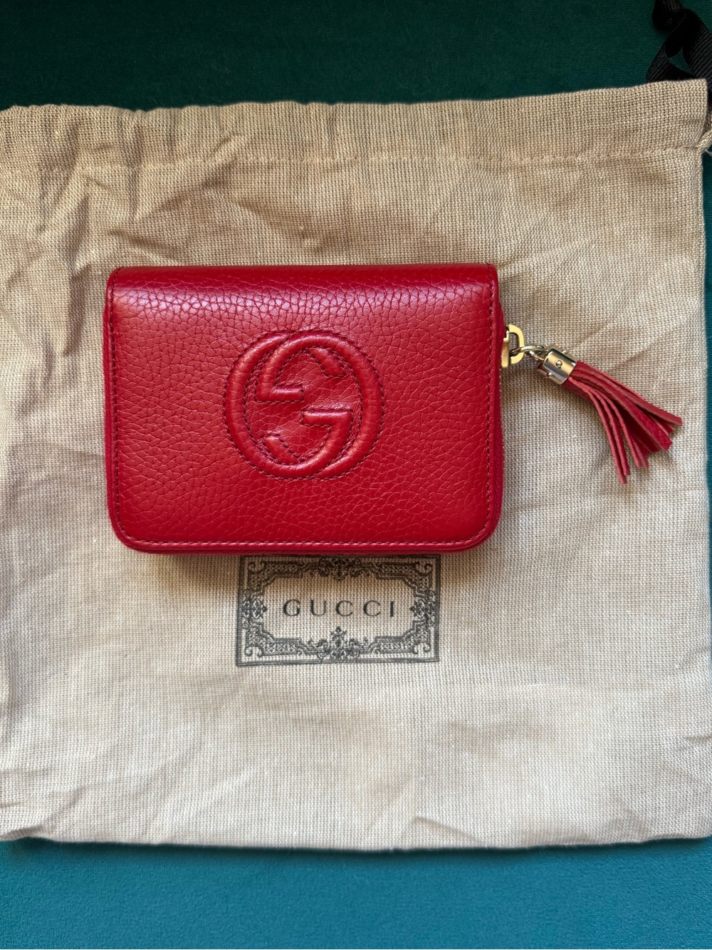 GUCCI Soho Small Zip Around Wallet – Vibrant Red